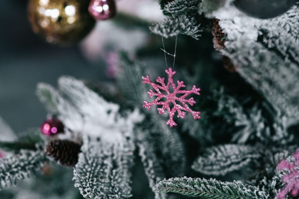 Have a Joyful, Solitary Christmas This Year | How to Love Spending Christmas Alone